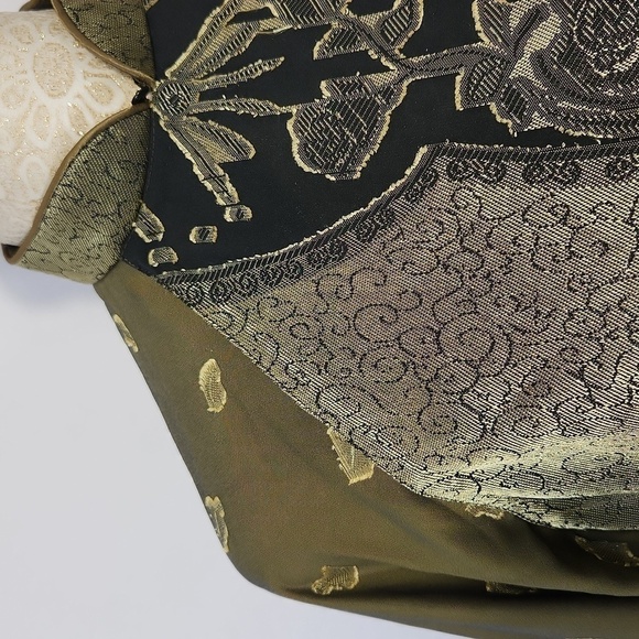 Womens Olive Green Silk Blend Metallic Thread Mandarin Collar Floral Print Kurta - Picture 6 of 16